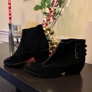 Rebecca Minkoff black suede pointed toe booties 7.5M